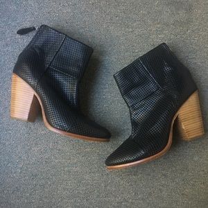 Rag & bone black Newbury perforated boots 9
